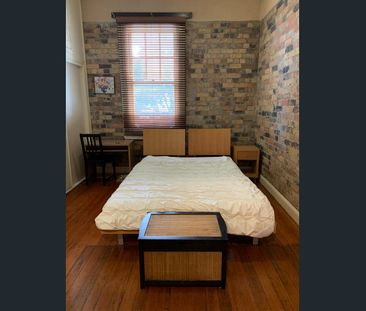 Spacious fully furnished apartment in CBD. Not to be missed! - Photo 5