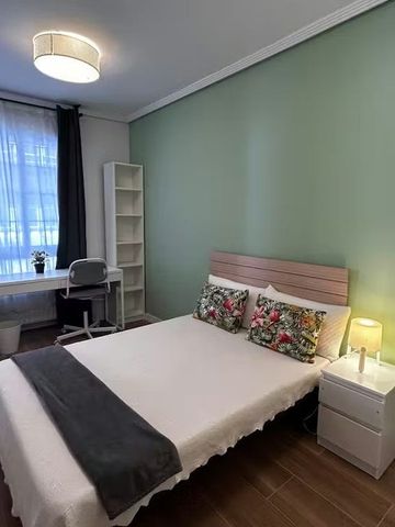 Calle Roma, Madrid, Community of Madrid 28028 - Photo 4