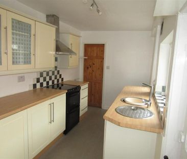 3 bedroom terraced house to rent - Photo 5