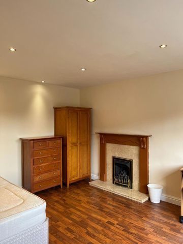 5 bedroom detached house to rent - Photo 2