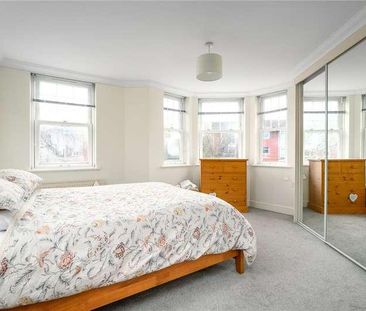 Park Rise, Leatherhead, KT22 - Photo 2