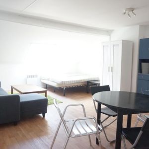 A LOUER : T1 à LILLE • Solferino • 587 € - Photo 2