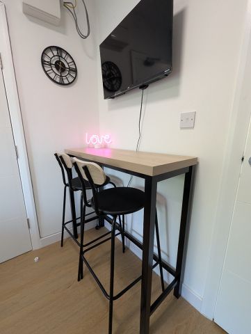 Studio Flat, Askew Road, W12 - Photo 2