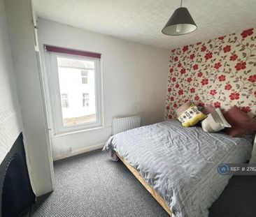 2 bedroom semi-detached house to rent - Photo 3