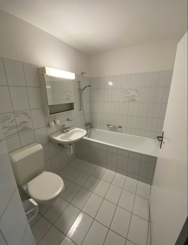 Zu vermieten per sofort oder nach Vereinbarung frisch renovierte 3.5 Zi-Wohnung mit 2 Balkone - Foto 3