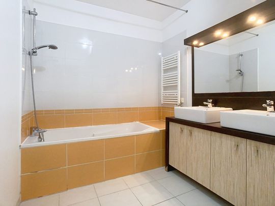 Grand T2 dans résidence sécurisée avec parking Emplacement idéal !quartier rives du lez - Photo 1