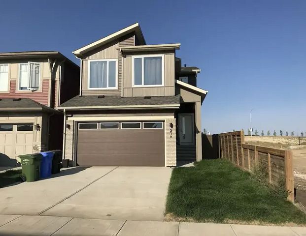 Beautiful single family dwelling home with 3 bedrooms + office (built in 2024) | 219 Mallard Grove Southeast, Calgary - Photo 1