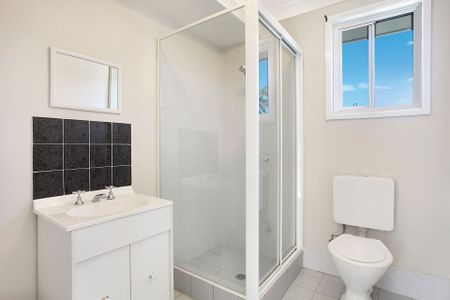 Modern Family Living in Peaceful Albion Park - Photo 5