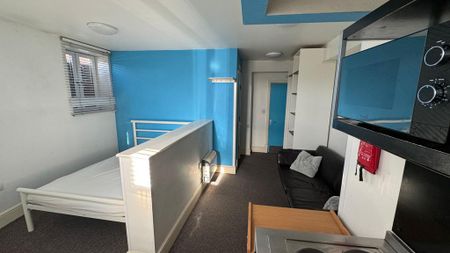 Studio to rent - Photo 5