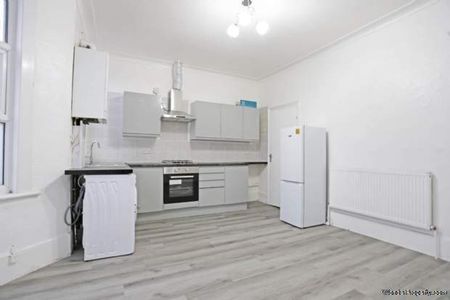 2 bedroom property to rent in London - Photo 3