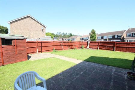 3 bedroom semi-detached house to rent - Photo 2