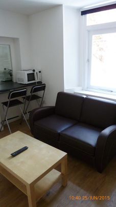 1 bedroom flat to rent - Photo 1