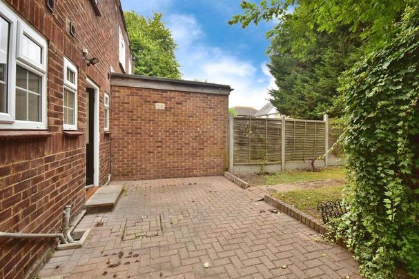 3 bedroom semi-detached house to rent - Photo 1