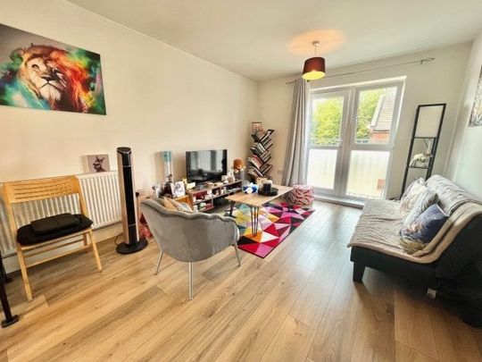 Eaton House, Radcliffe Road - Photo 1