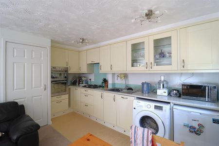 Bayfield Drive, Burwell, Cambridge - Photo 3
