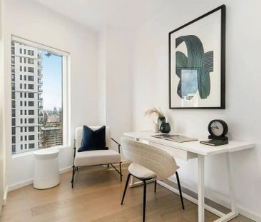 “Embrace a Life of Luxury in the Heart of the City | Unfurnished” - Photo 4