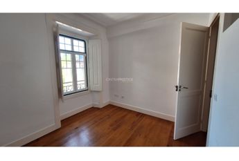 Apartamento T3+1 em Lisboa
