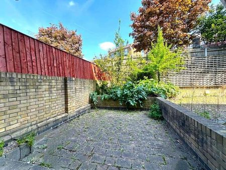 Westferry Road, Canary Wharf, London, E14 - Photo 5