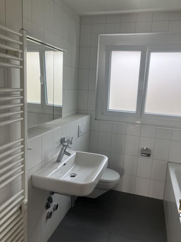 À louer - Bel appartement 4.5 pièces au 4ème étage - Photo 4