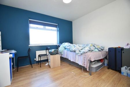 4 bedroom house to rent - Photo 3