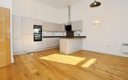 A modern two bedroom luxury apartment set in Bristol’s most original Georgian Square. Just 5 minutes’ walk to Cabot Circus and Bristol’s best shopping areas, has easy access to the City Centre, rail station and quick access to Motorway Links. The apartment comes with an allocated parking space and benefits from high quality specifications & fittings throughout. Suitable for a family or sharers. Offered unfurnished. Available immediately. EPC – D - Photo 4