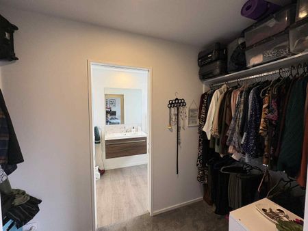Modern 3-Bedroom Home in Fantastic Location - Photo 3