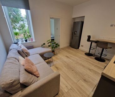 2 bedroom flat to rent - Photo 2