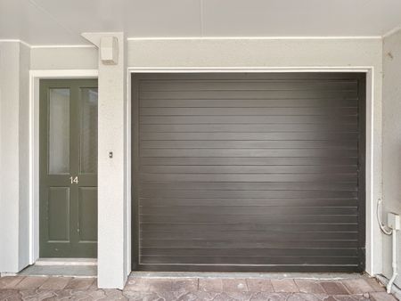 Lovely 2-bedroom home on the city end of Mt cook with garage. - Photo 2