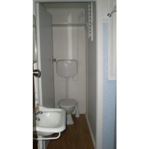 NEAT AND TIDY ONE BEDROOM FLAT - Photo 2