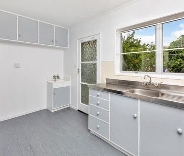 Te Kamo living - Photo 3