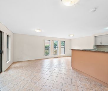 12/108 Illawarra Road, Marrickville NSW 2204 - Townhouse For Rent |... - Photo 2