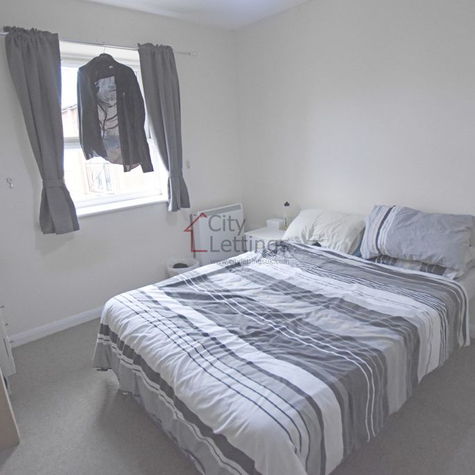 2 Bedroom Flat - Photo 1