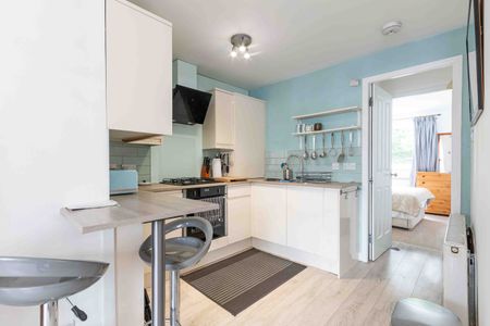 2474L - Gyle Park Gardens, Edinburgh, EH12 8NQ - Photo 2