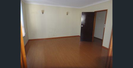 Not your average sized apartment!! - Photo 3