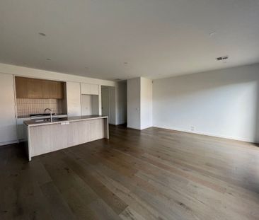 THREE BEDROOM TOWNHOUSE - Photo 5