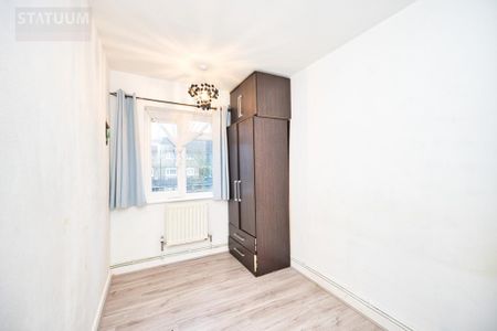 3 bedroom flat to rent - Photo 4