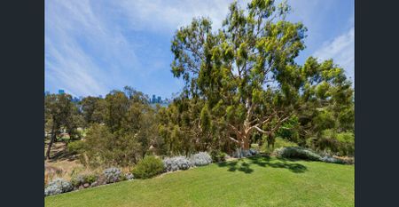 SOUTH PERTH LIVING WITH STUNNING CITY VIEWS - Photo 4