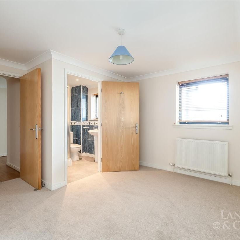 SUTTON HARBOUR - Photo 1