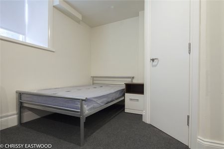 Tite Hall Studios, Huddersfield, HD1 - Photo 3