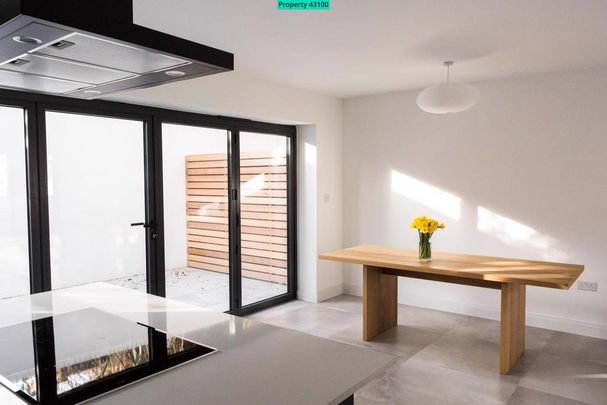 4 bedroom terraced house to rent - Photo 1