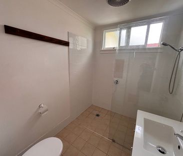 Spacious Family Home in Prime Morisset Location - Photo 3