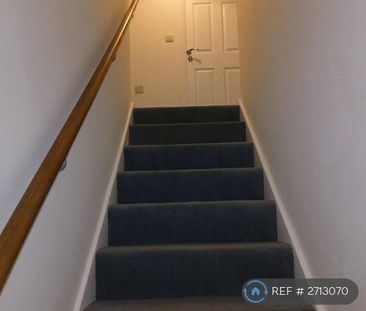 4 bedroom terraced house to rent - Photo 2