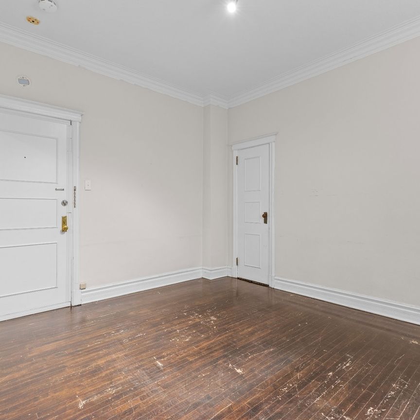 406 Av. des Pins O., Montréal (Le Plateau-Mont-Royal), QC H2W - Photo 1
