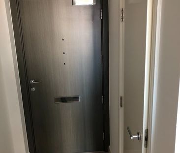 Studio Flat, Pinnacle Apartments, CR0 - Photo 1