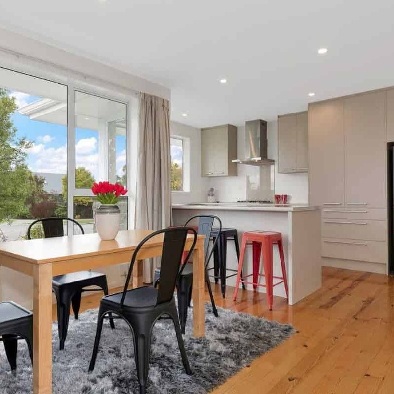 Easy Living On Elizabeth! - Photo 1