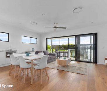 SHARE HOUSE - 1 Room Available - $320.00 per week - Bills Included! - Photo 5