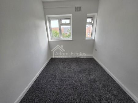 4 bedroom terraced house to rent - Photo 5
