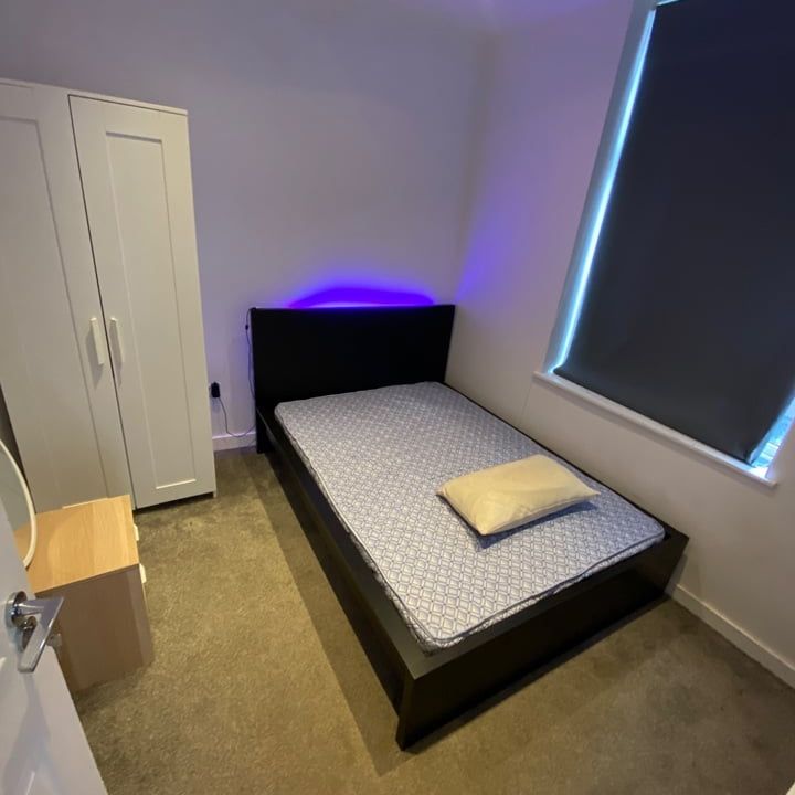5 Bed Terraced House, Strawberry Road, M6 - Photo 1
