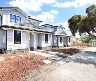 65A Garnet Street, Brunswick VIC 3056 - Townhouse For Rent | Domain - Photo 2