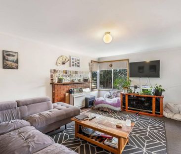 Low maintenance three bedroom home - Photo 6